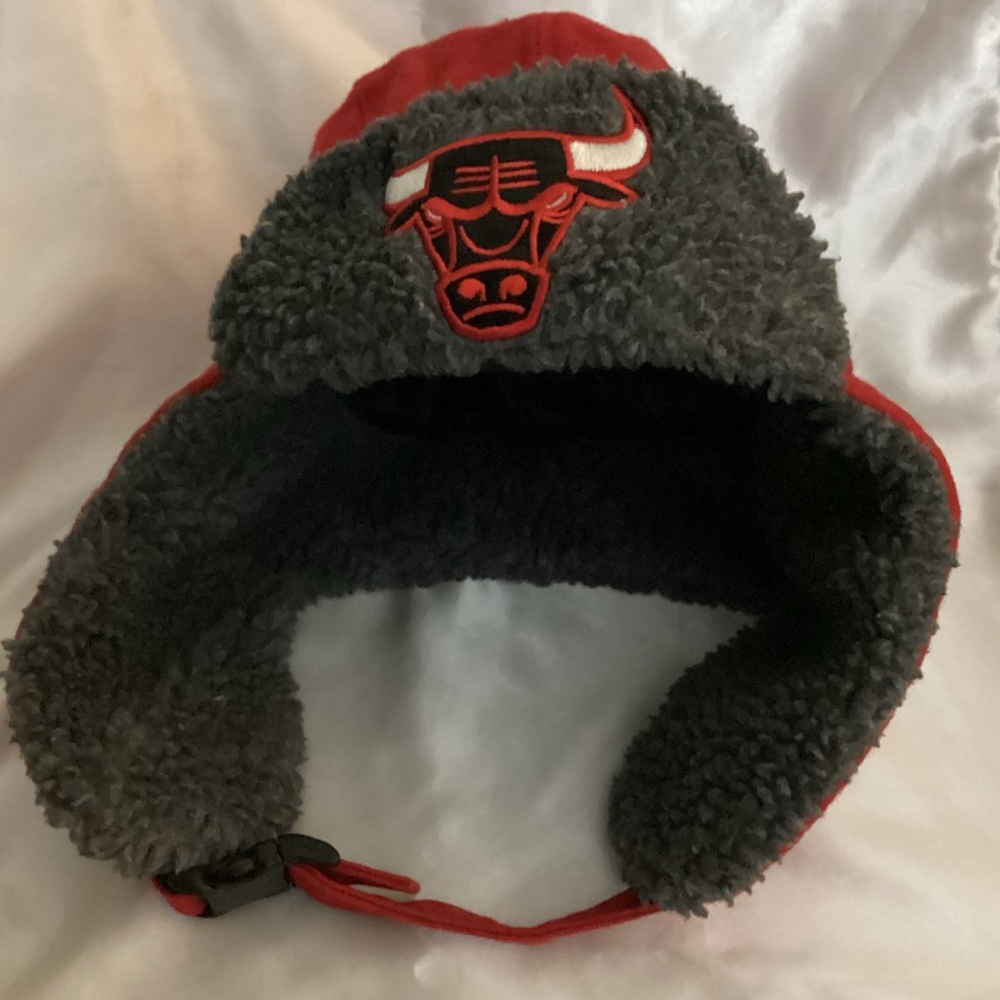 Mitchell & Ness Chicago Bulls Winter Trapper Hat size Small / Medium